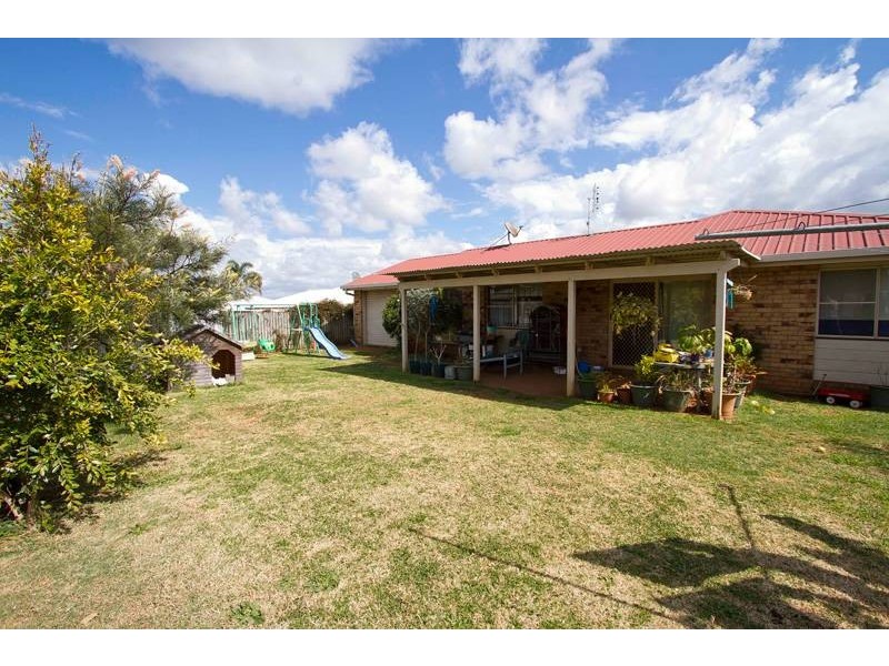 6 Candlebark Court, Glenvale QLD 4350