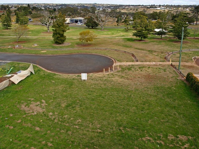 34 Mooney Street, Harlaxton QLD 4350