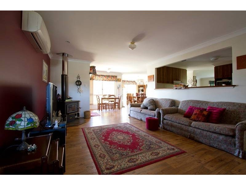 31 Lake Drive, Meringandan QLD 4352