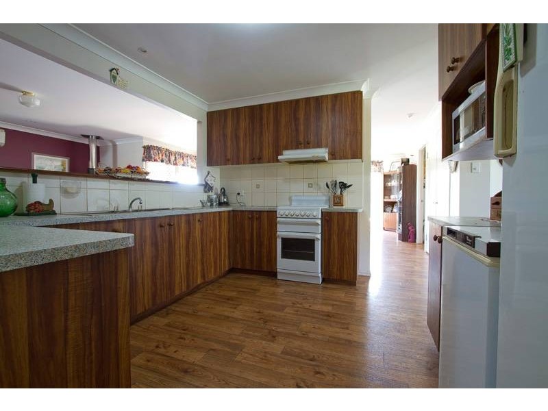 31 Lake Drive, Meringandan QLD 4352