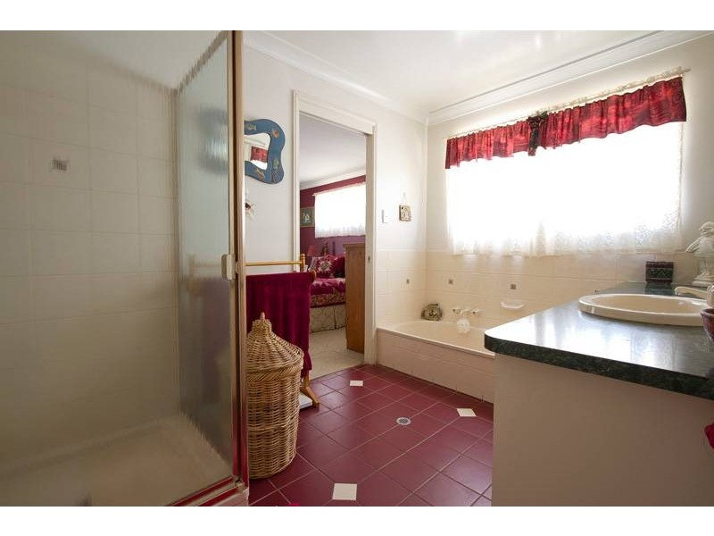 31 Lake Drive, Meringandan QLD 4352