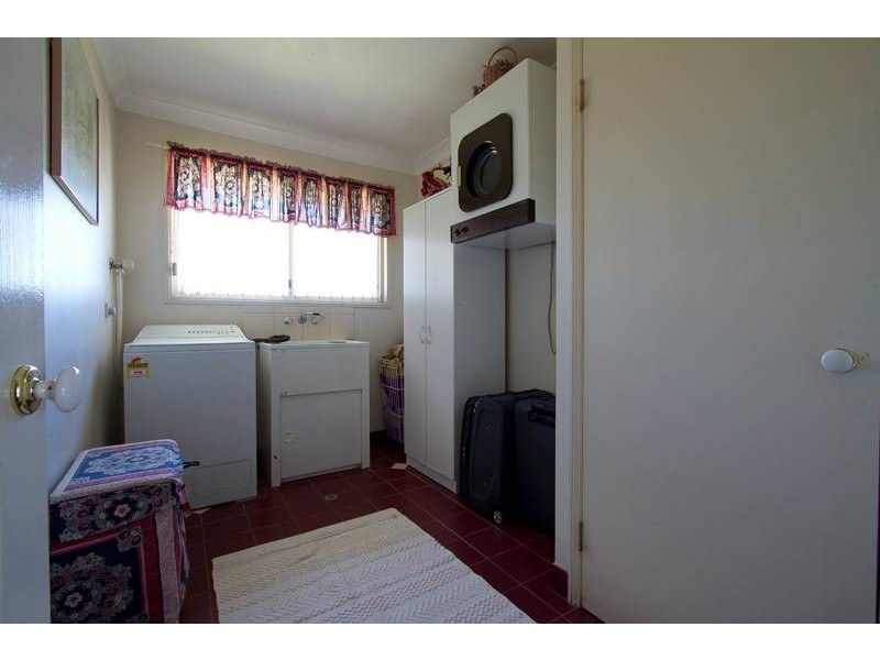 31 Lake Drive, Meringandan QLD 4352