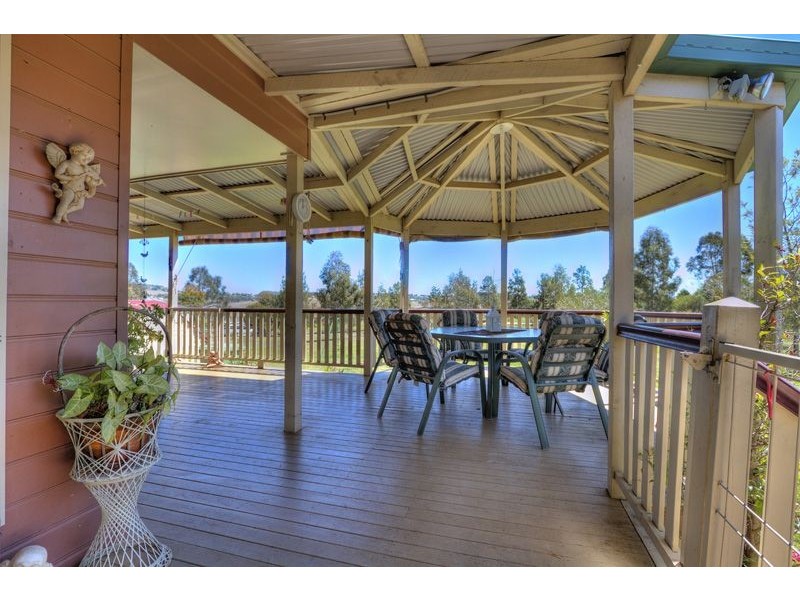 31 Lake Drive, Meringandan QLD 4352