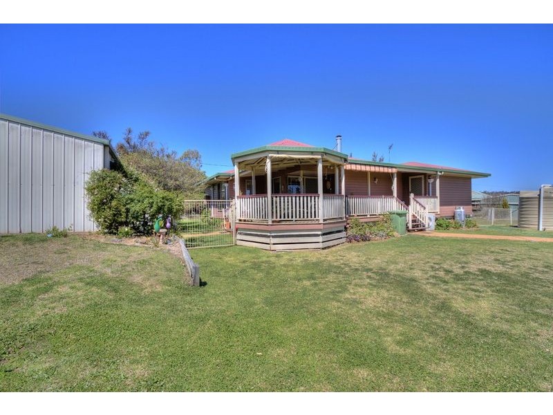 31 Lake Drive, Meringandan QLD 4352