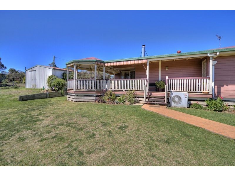 31 Lake Drive, Meringandan QLD 4352