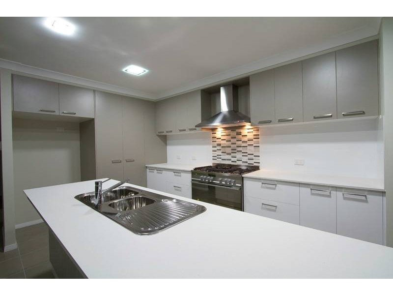 40 Honeyeater Drive, Highfields QLD 4352