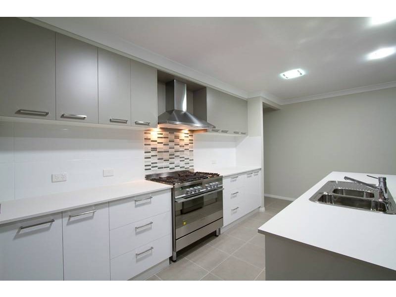 40 Honeyeater Drive, Highfields QLD 4352