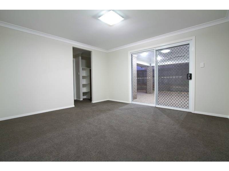 40 Honeyeater Drive, Highfields QLD 4352