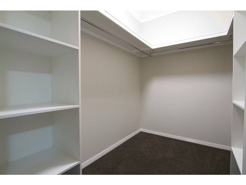 40 Honeyeater Drive, Highfields QLD 4352