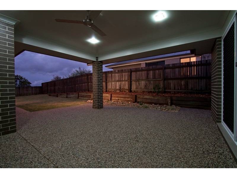 40 Honeyeater Drive, Highfields QLD 4352