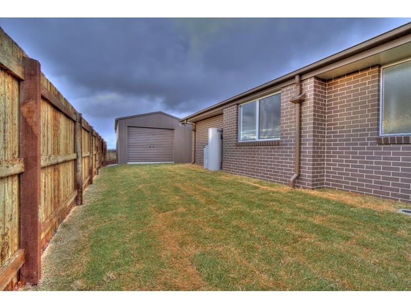 40 Honeyeater Drive, Highfields QLD 4352