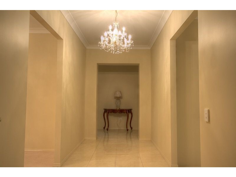 385 Mackenzie Street, Middle Ridge QLD 4350