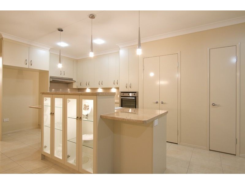 385 Mackenzie Street, Middle Ridge QLD 4350