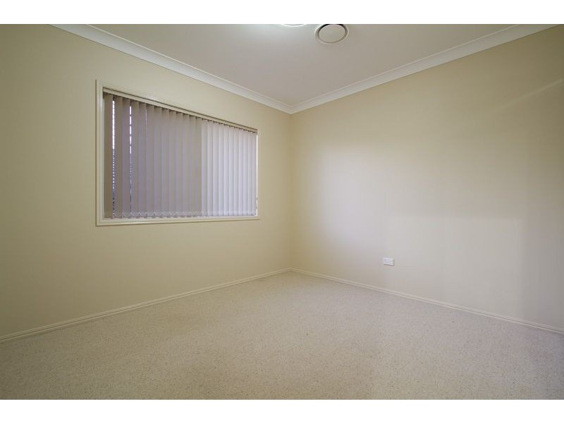 385 Mackenzie Street, Middle Ridge QLD 4350