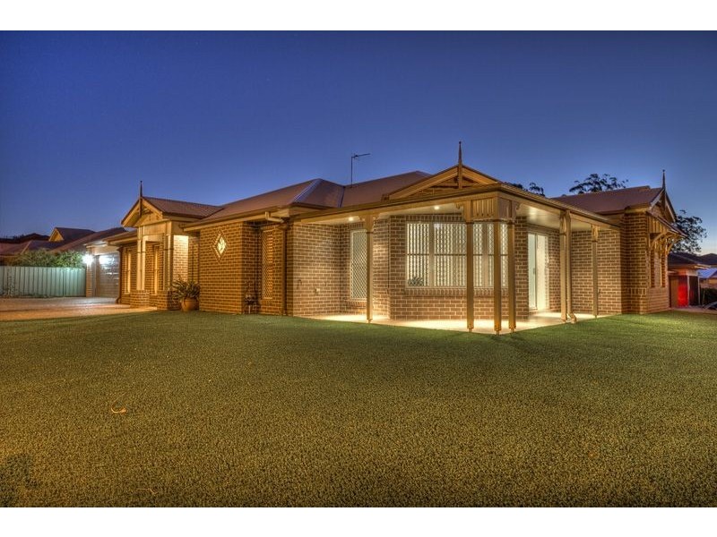 385 Mackenzie Street, Middle Ridge QLD 4350