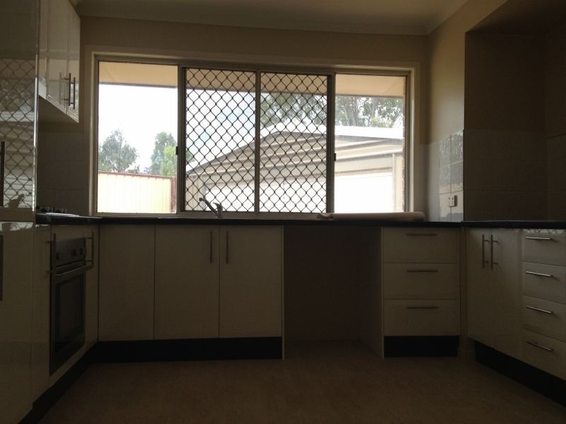 8 Airforce Road, Helidon QLD 4344