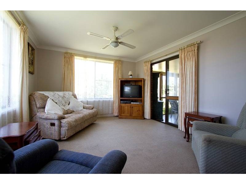 10 Smythe Street, Kearneys Spring QLD 4350