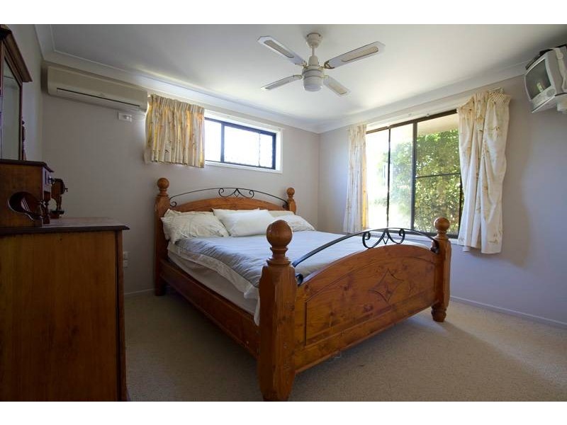 10 Smythe Street, Kearneys Spring QLD 4350