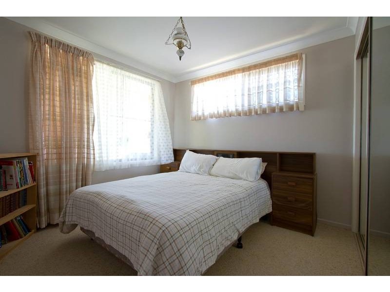 10 Smythe Street, Kearneys Spring QLD 4350