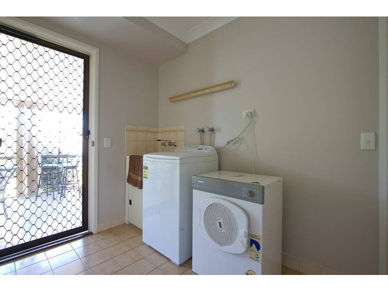 10 Smythe Street, Kearneys Spring QLD 4350