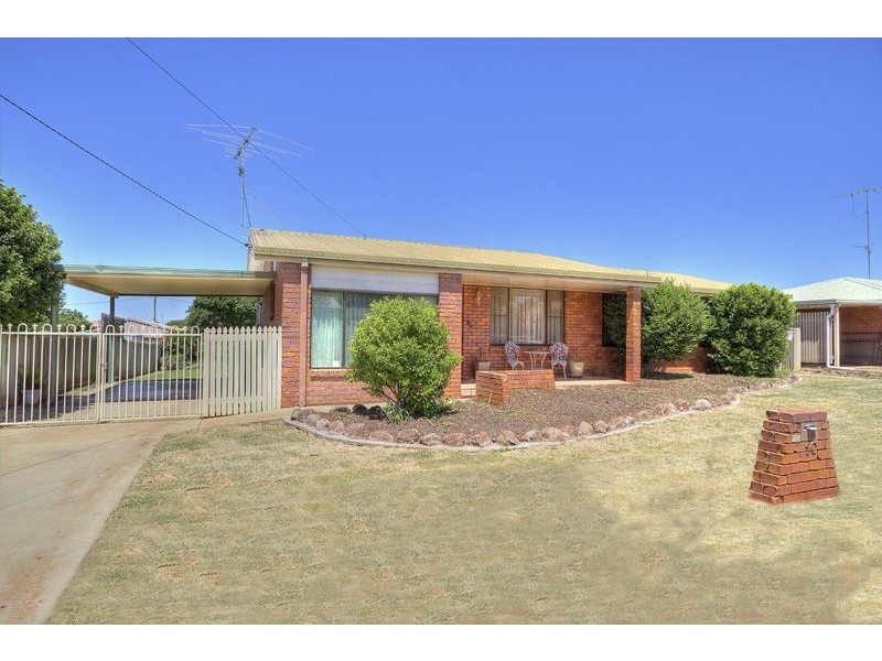 10 Smythe Street, Kearneys Spring QLD 4350