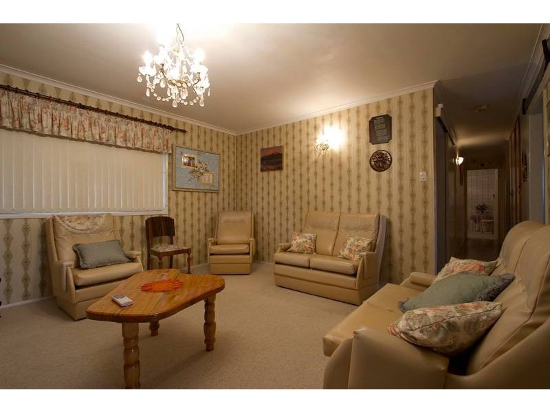 15 Panorama Dr, Glenvale QLD 4350