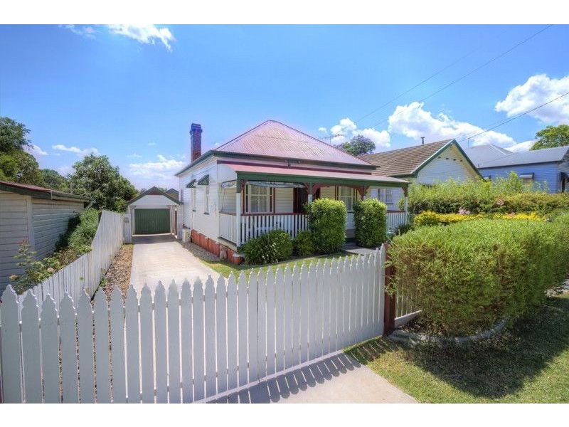 9 Kenneth Street, North Toowoomba QLD 4350