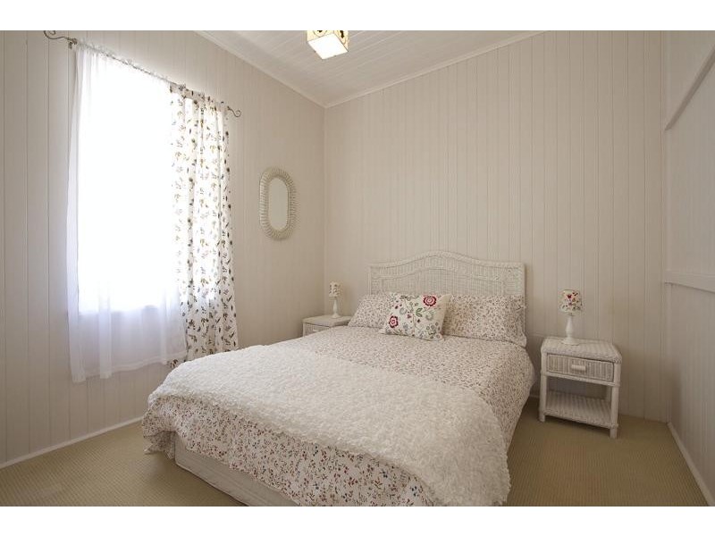 9 Kenneth Street, North Toowoomba QLD 4350