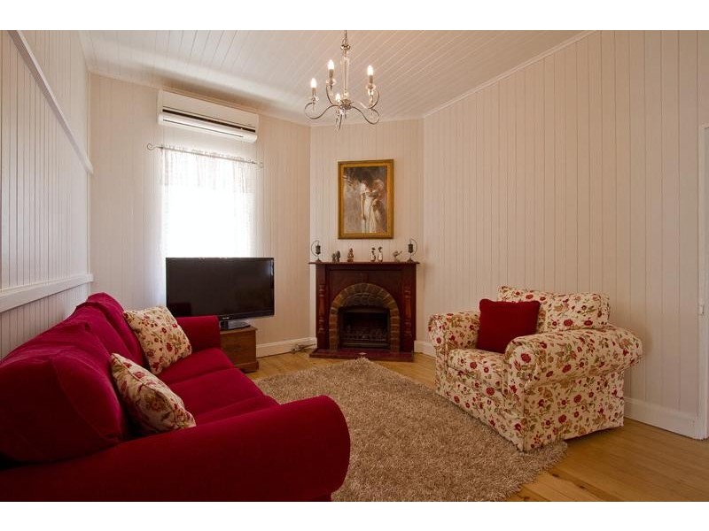 9 Kenneth Street, North Toowoomba QLD 4350