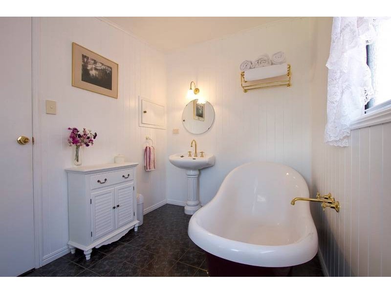 9 Kenneth Street, North Toowoomba QLD 4350