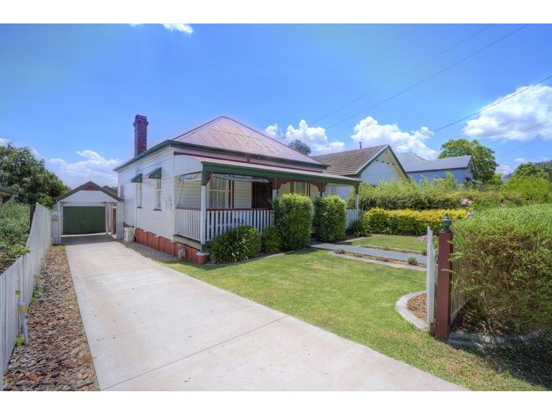 9 Kenneth Street, North Toowoomba QLD 4350