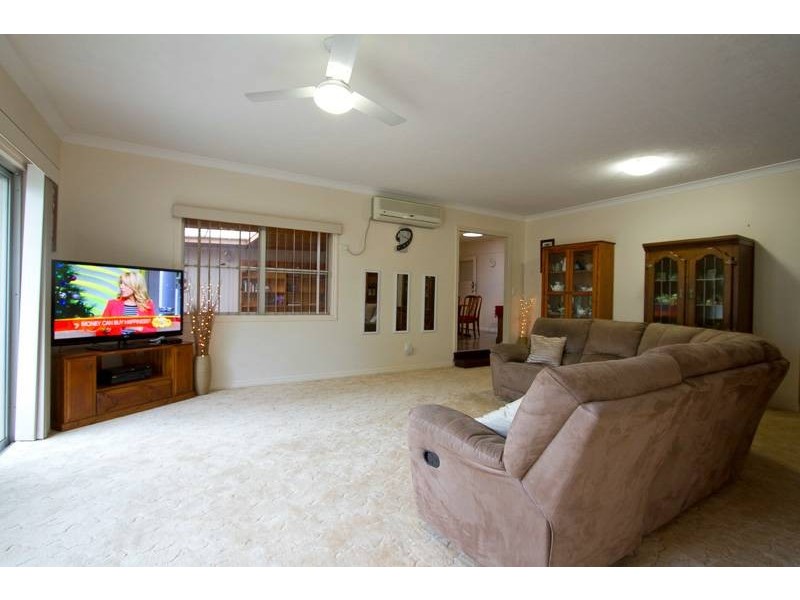 1112 Ruthven Street, Kearneys Spring QLD 4350