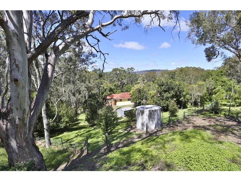 1112 Ruthven Street, Kearneys Spring QLD 4350