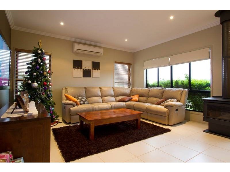 1 Lewis Drive, Meringandan West QLD 4352