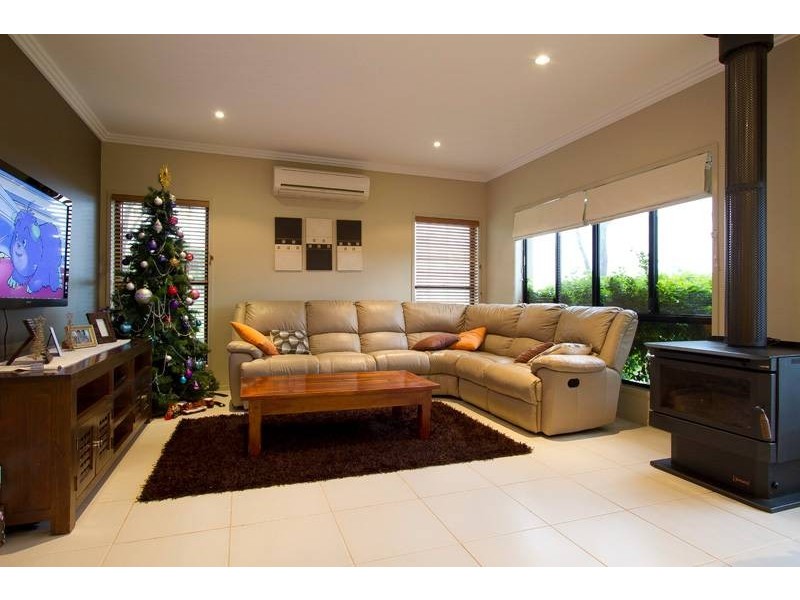 1 Lewis Drive, Meringandan West QLD 4352