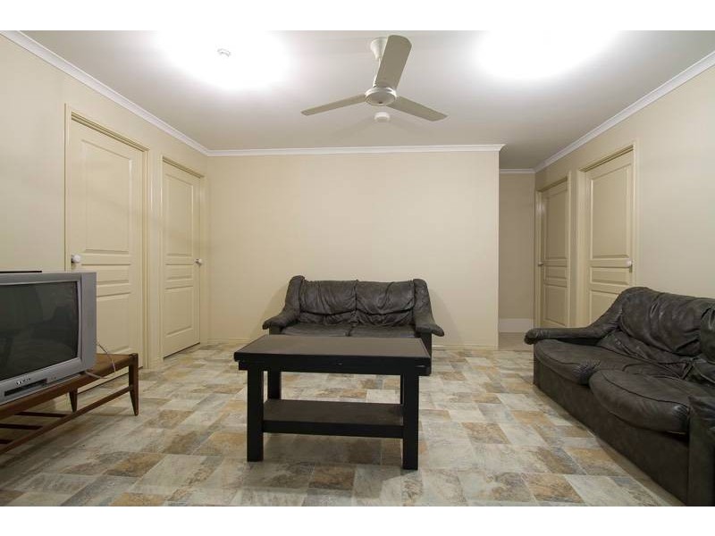 8 Debbie Court, Oakey QLD 4401