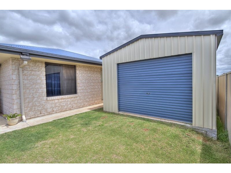 8 Debbie Court, Oakey QLD 4401