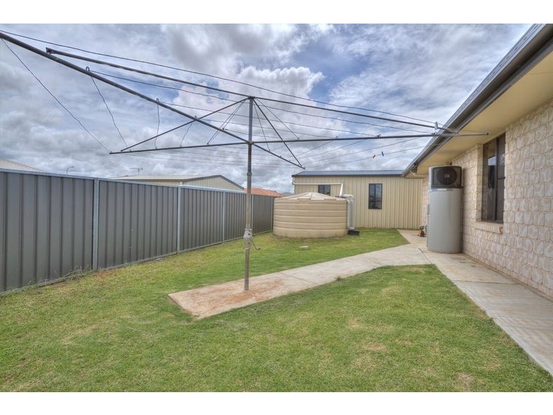 8 Debbie Court, Oakey QLD 4401