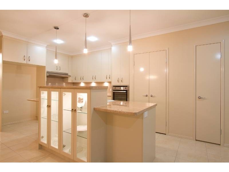 385 Mackenzie Street, Middle Ridge QLD 4350