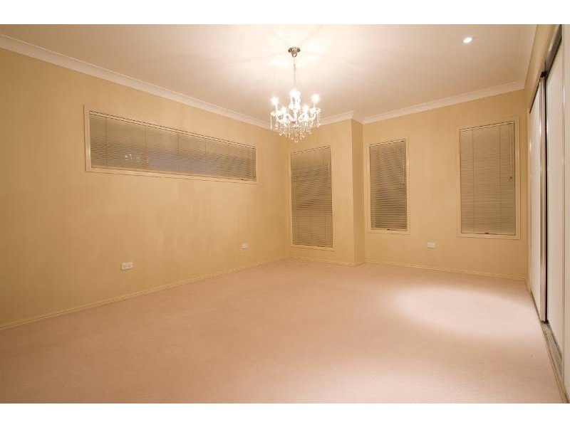 385 Mackenzie Street, Middle Ridge QLD 4350