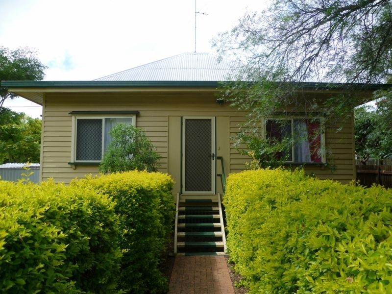 273 Alderley Street, Centenary Heights QLD 4350