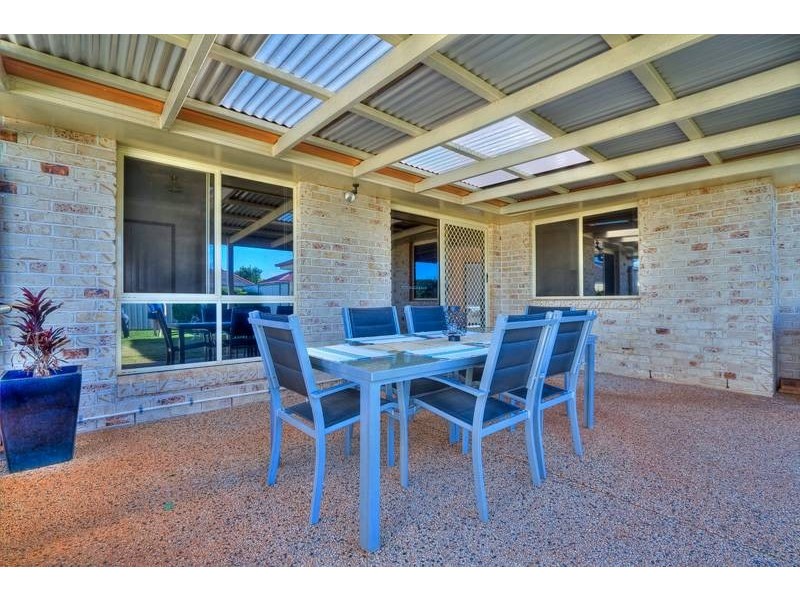 17 Biscay Crescent, Glenvale QLD 4350