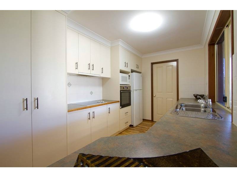 17 Biscay Crescent, Glenvale QLD 4350