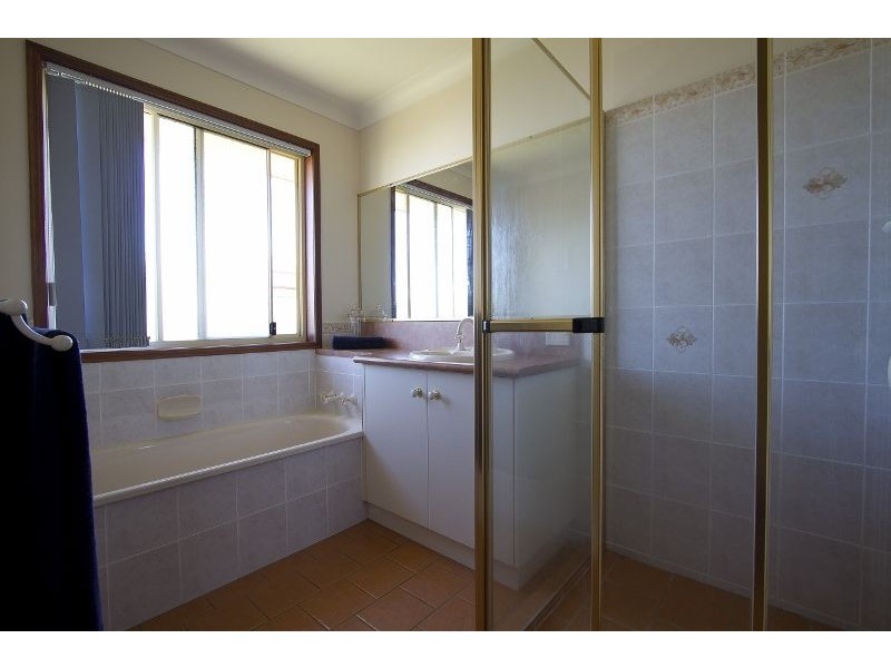 17 Biscay Crescent, Glenvale QLD 4350