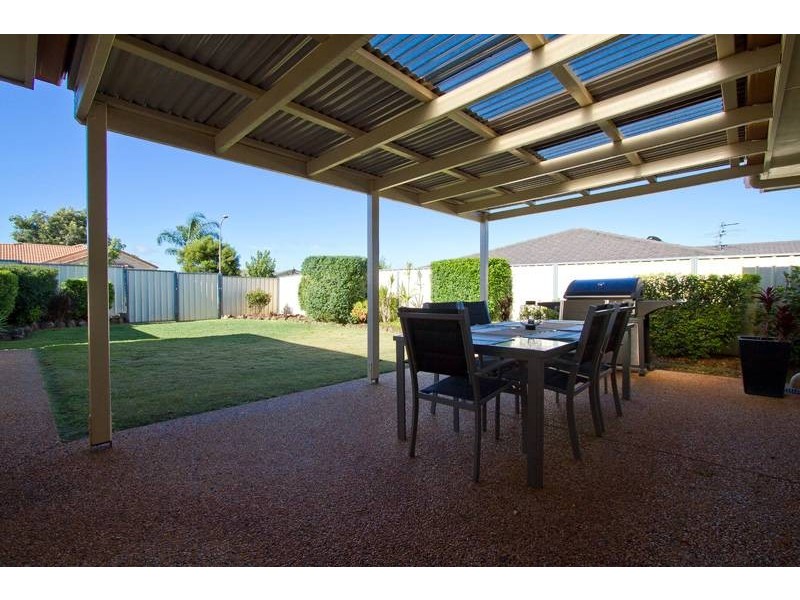 17 Biscay Crescent, Glenvale QLD 4350