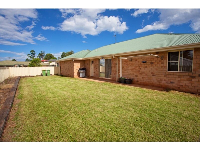 17  Willowburn Drive, Rockville QLD 4350