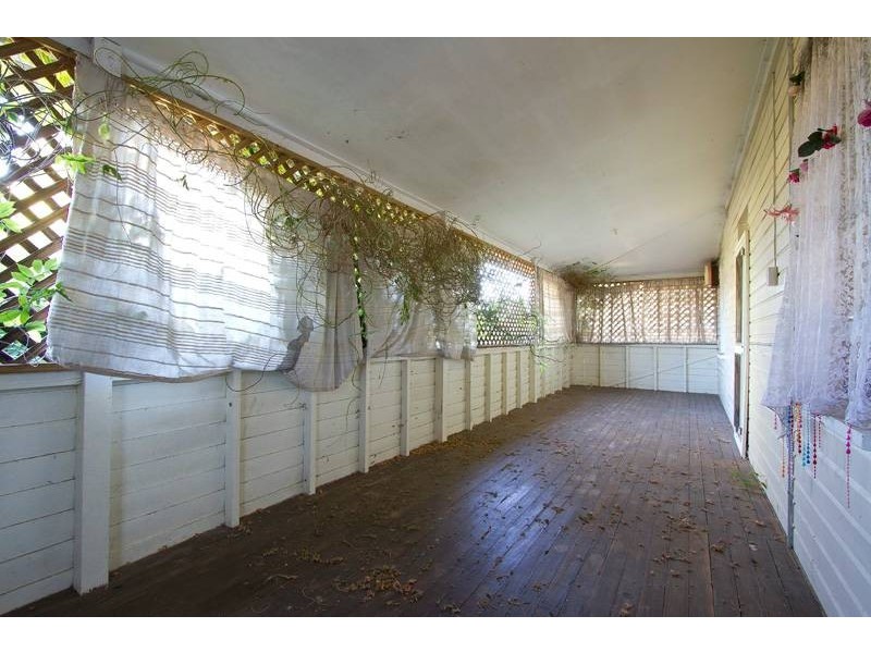 11 Lilly Street, Goombungee QLD 4354