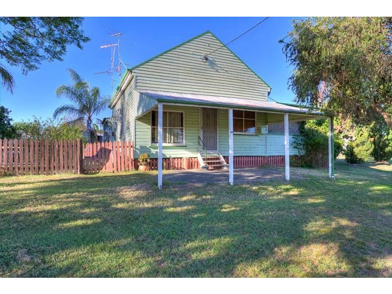 11 Lilly Street, Goombungee QLD 4354