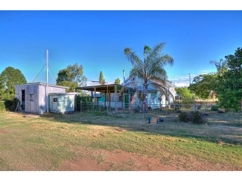 11 Lilly Street, Goombungee QLD 4354