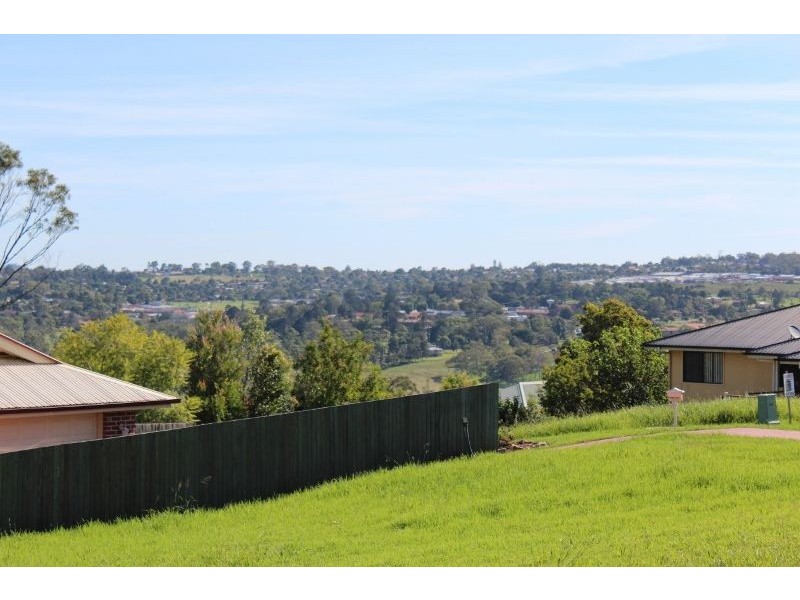 10 Dodson Crescent, Mount Kynoch QLD 4350